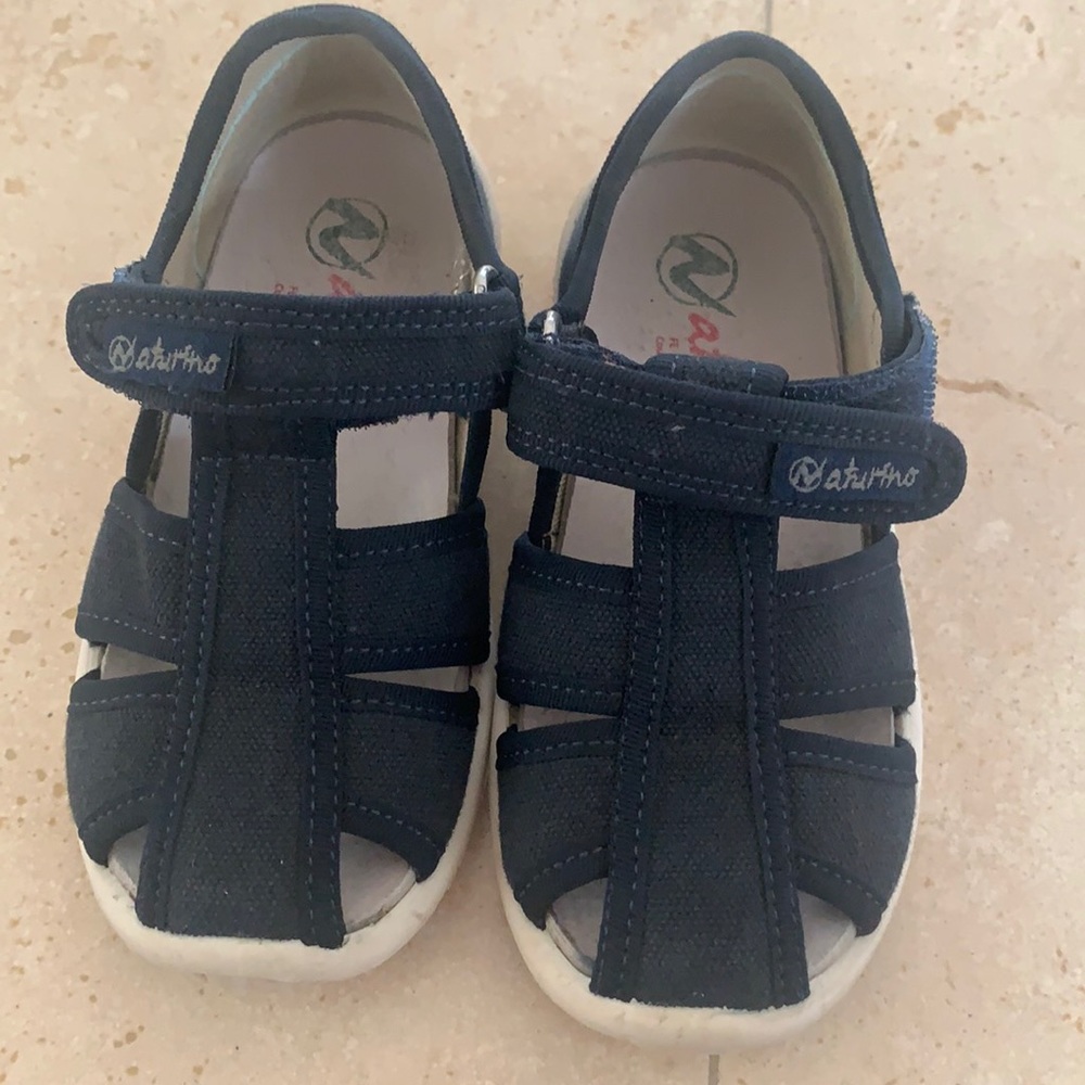Naturino canvas sandals for toddler - size 24 (8 toddler)